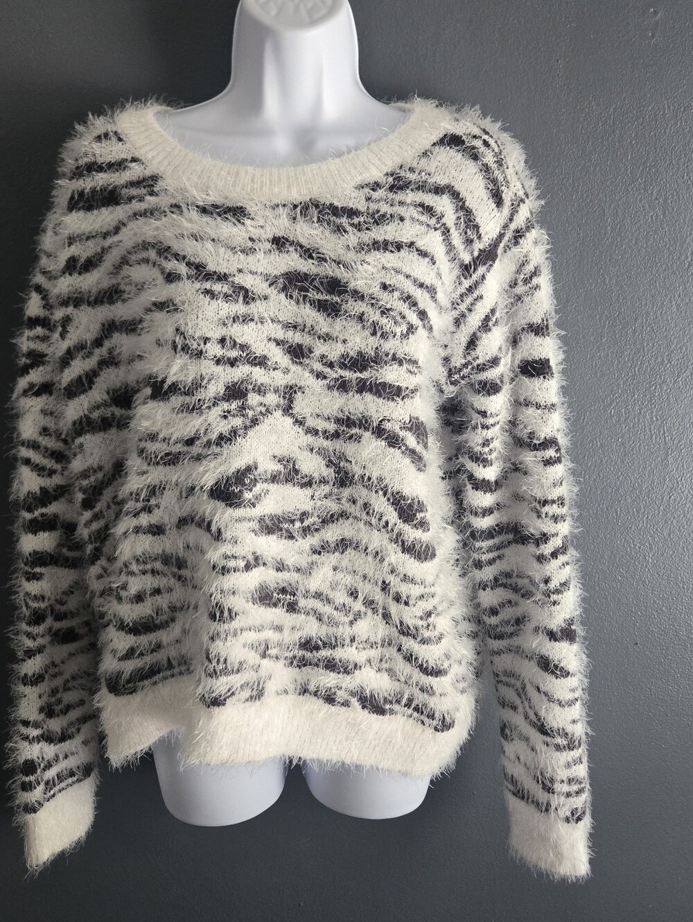 Mudd Fuzzy Zebra Print Sweater Y2K Soft Grunge Cozy Medium